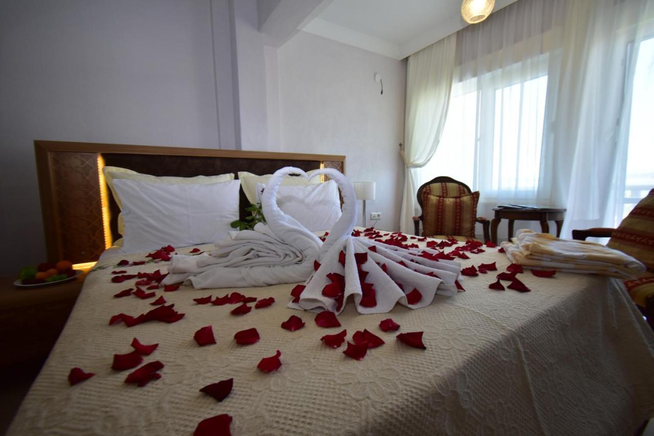 Cunda Asiyan Otel Айвалык Экстерьер фото